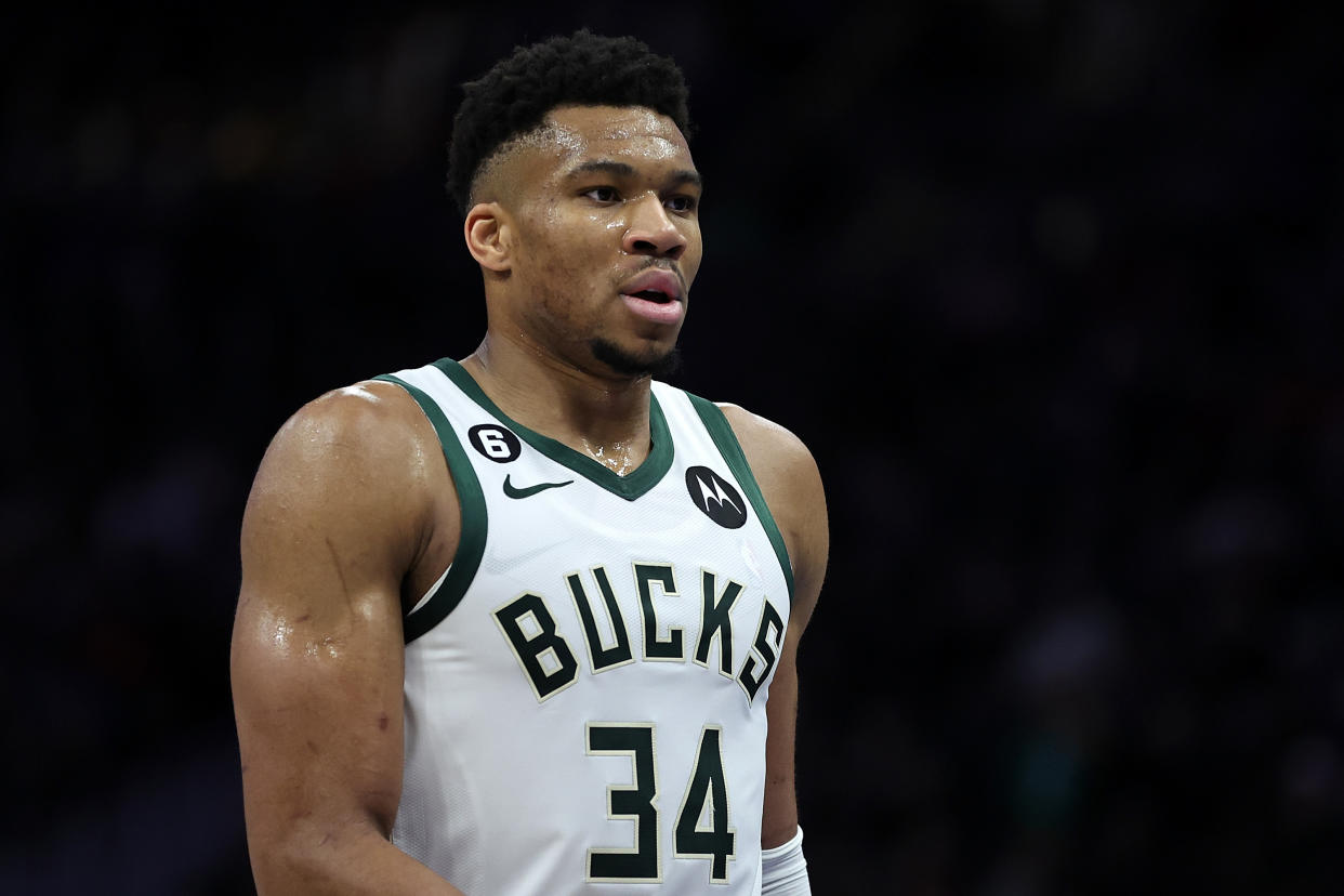 Giannis Antetokounmpo apoyó a Noah Lyles y se mostró desconcertado por los ataques al velocista. (Photo by Stacy Revere/Getty Images)