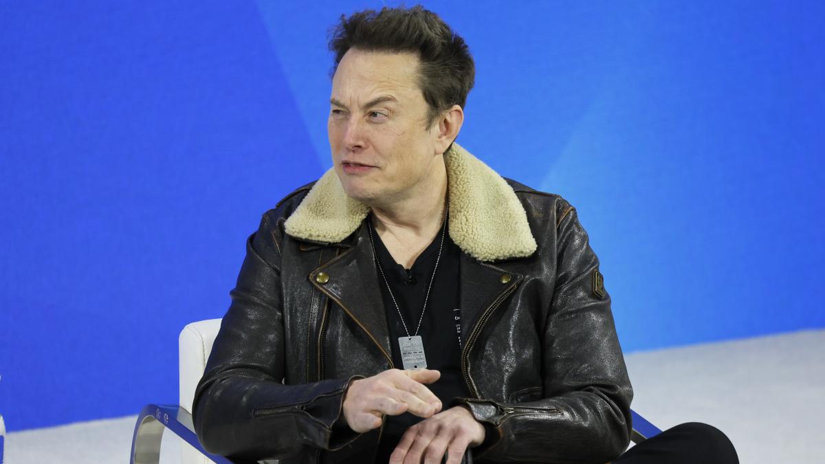 Journalist Hilariously Asks Elon Musk to Buy Uganda on Twitter