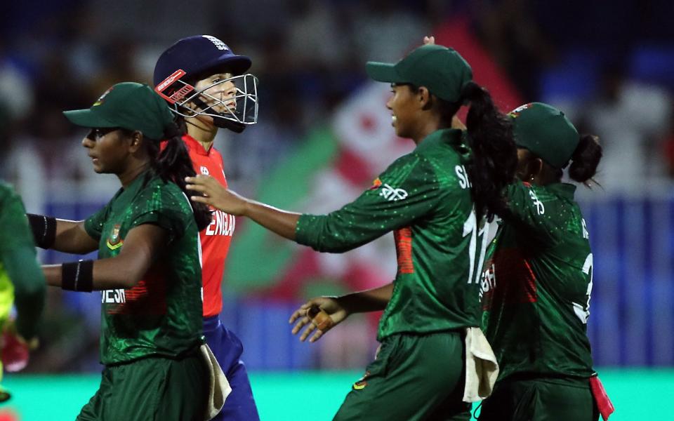 Bangladesh celebrate the wicket of Maia Bouchier