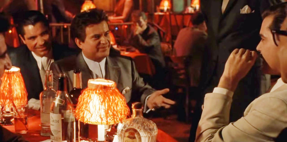 BUENOS MUCHACHOS: Joe Pesci les dio un enorme susto a sus compañeros de elenco en la escena del restaurante.