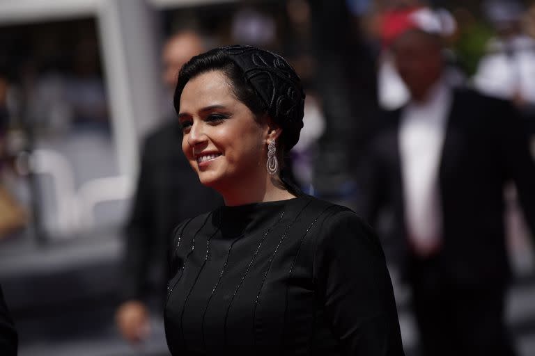 Taraneh Alidoosti posa para los fotógrafos en la alfombra roja de la película Leila's Brothers en la 75ta edición del Festival Internacional de Cine de Cannes