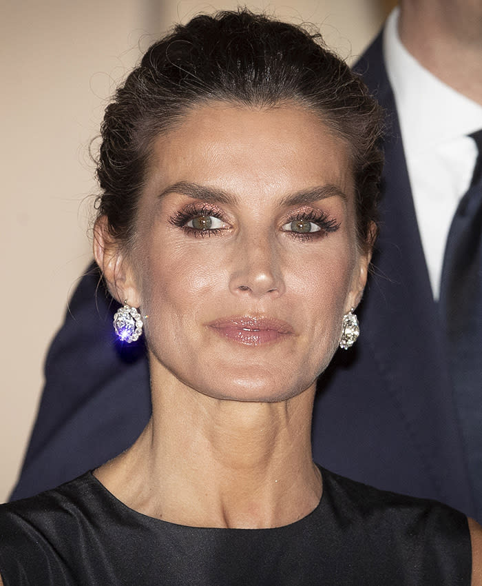 El look de doña Letizia en la cena de la OTAN