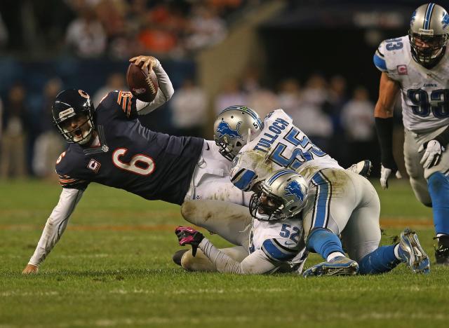 Jay Cutler hurts ribs, leads Chicago Bears over Detroit Lions