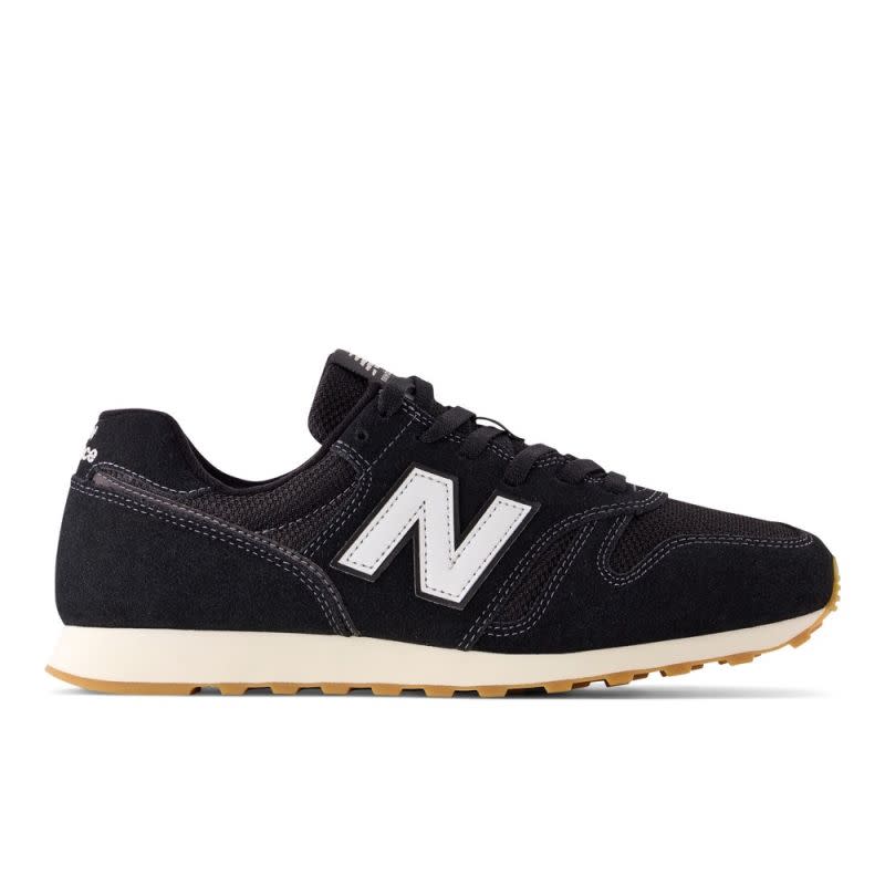 ▲蝦皮購物「12.12狂歡生日慶」New Balance 復古鞋 (蝦皮獨家款)，優惠價1,212元。（圖／品牌提供）