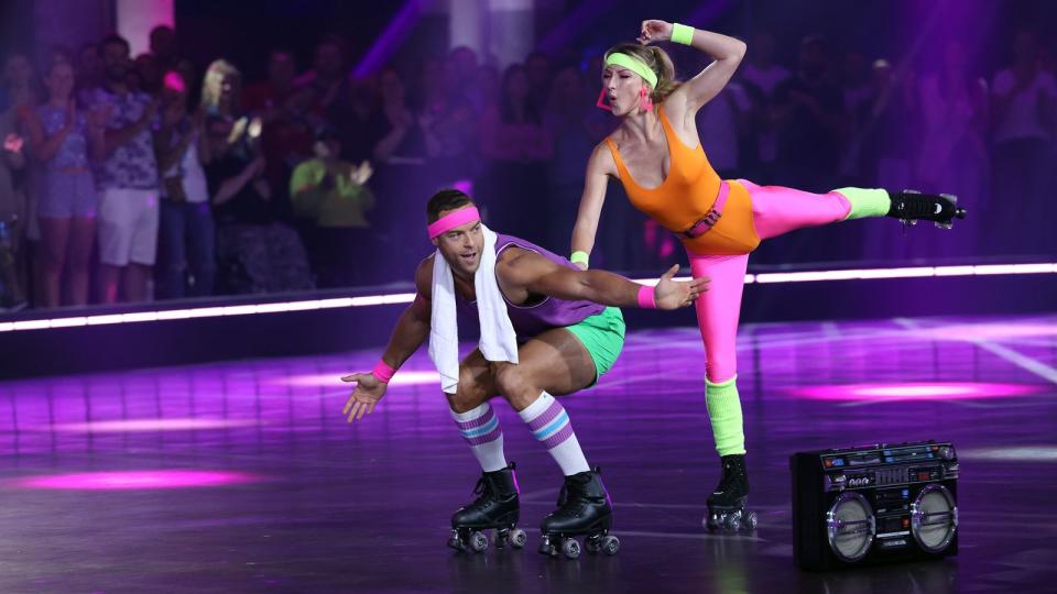 Besonders bei den Farben ausdrucksstark: Andrej Mangold und Anna-Carina Woitschack. (Bild: RTLZWEI / Frank Hempel)