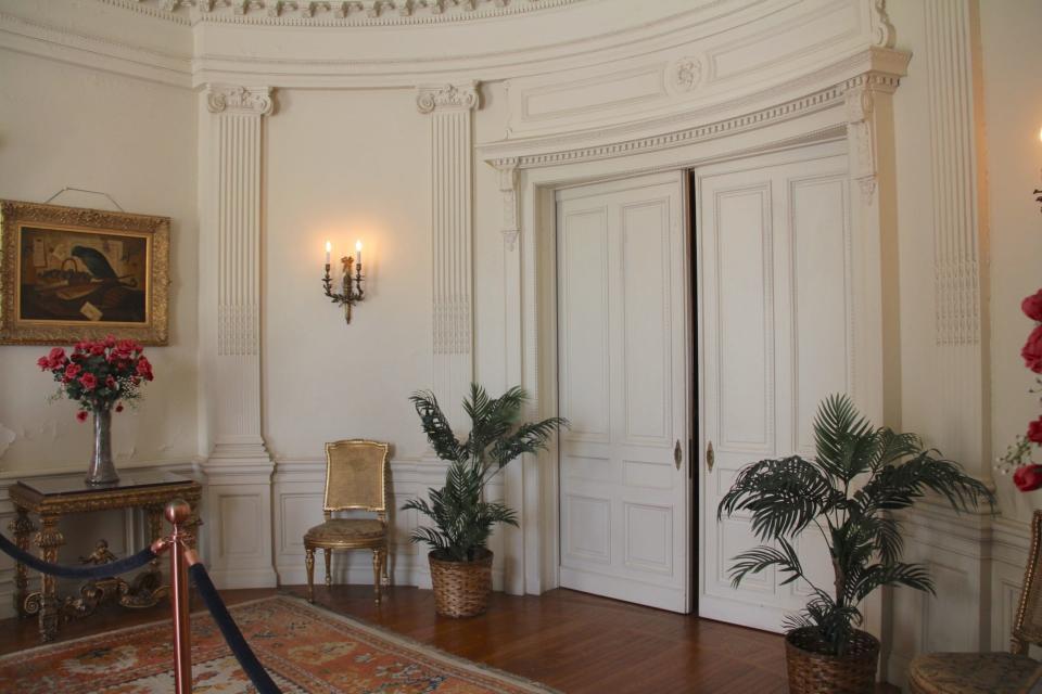 The oval room at Staatsburgh.