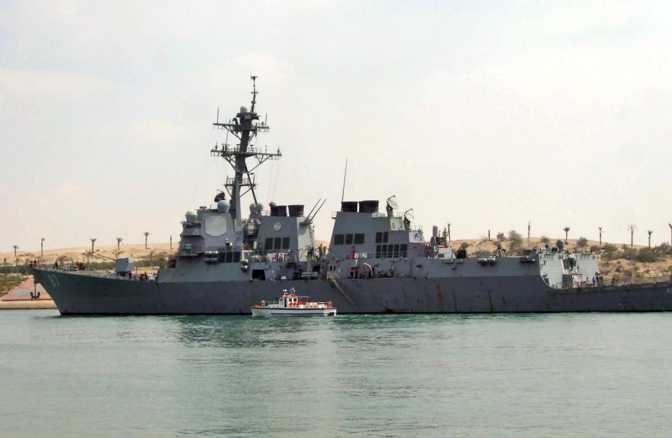 A photo of a large US destroyer ship.