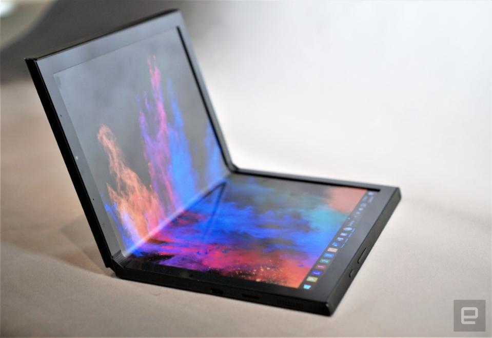 Dell "Concept Ori" folding tablet PC hands-on at CES 2020