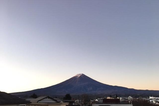 日本富士山沒白頭髮！ 觀光客不見美景嘆失望