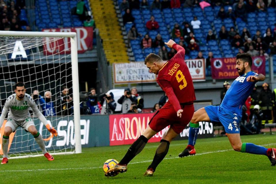 Striking target | Chelsea want Edin Dzeko Photo:Vincenzo Pinto/AFP/Getty Images