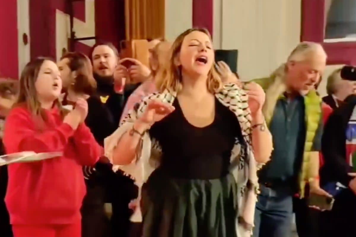 Charlotte Church leading the choir (Instagram)