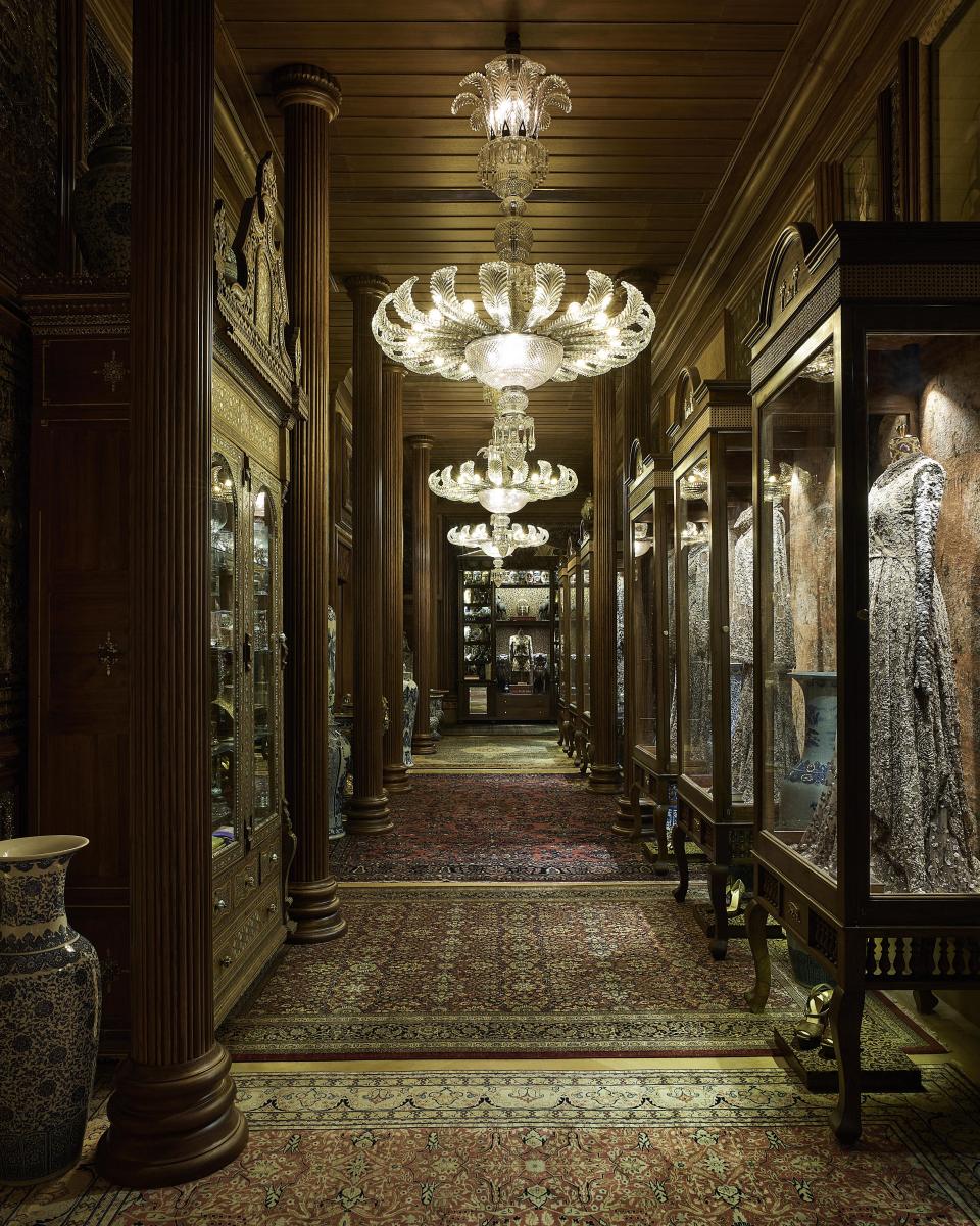 The store has opulent chandaliers and carpets. Courtesy photo by Björn Wallander