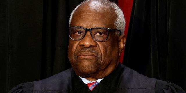 Ethics Complaints About Justice Clarence Thomas Referred To Top Judicial Panel (huffpost.com)