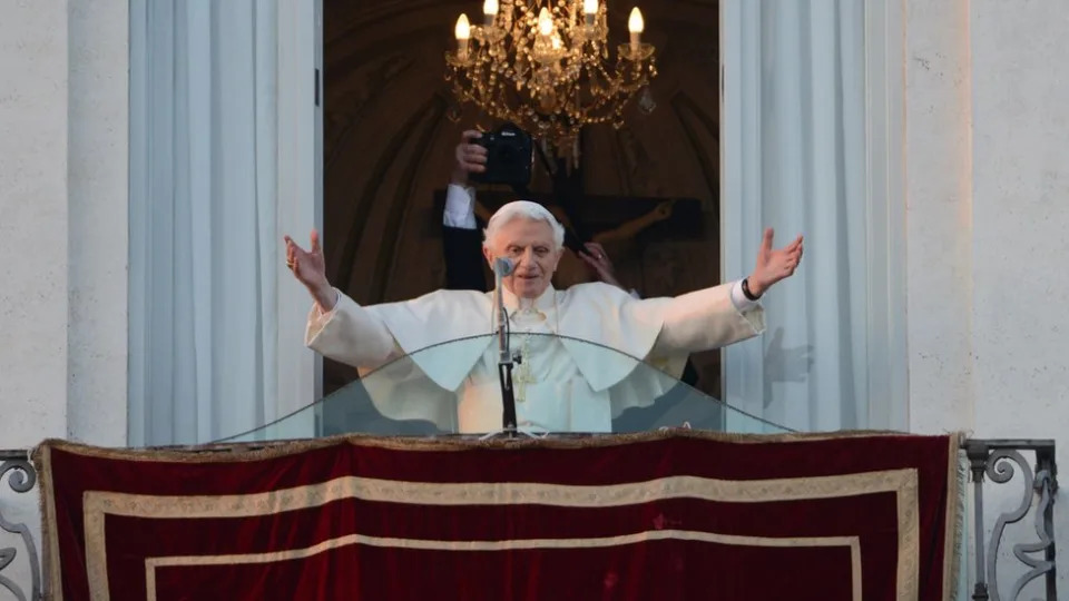 Papa Bento 16 surpreendeu o mundo ao renunciar em 2013