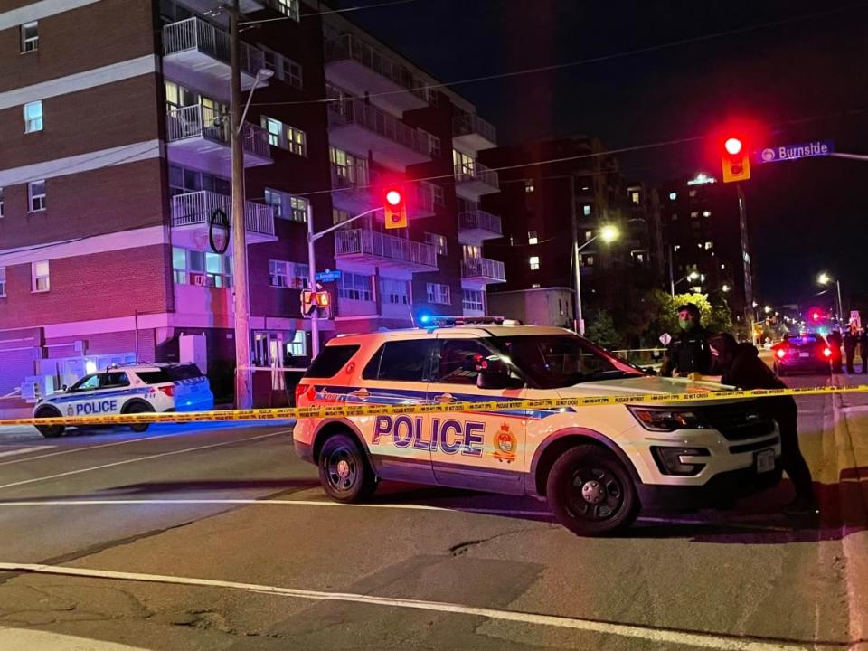 Ottawa police closed off Parkdale Avenue from Lyndale Avenue to Emmerson Avenue from approximately 5:30 to 9:30 p.m. Wednesday night.  (Olivier Plante/CBC - image credit)