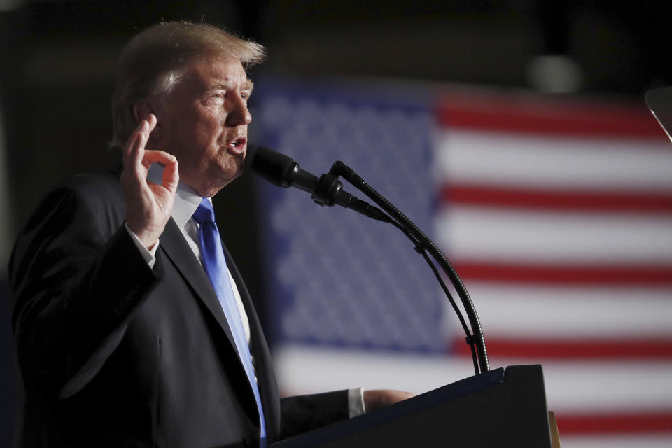 <p>Bei einer Rede im Soldatenstützpunkt Fort Myer stellt US-Präsident Donald Trump seine Strategie im Kampf gegen Afghanistan vor. (Bild: AP Photo/Carolyn Kaster) </p>