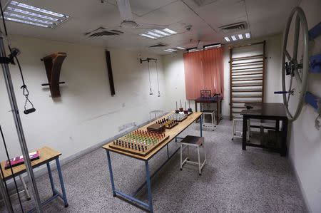 An empty physiotherapy room is pictured inside a laboratory at Janakpuri Super Speciality Hospital in New Delhi January 19, 2015. REUTERS/Adnan Abidi