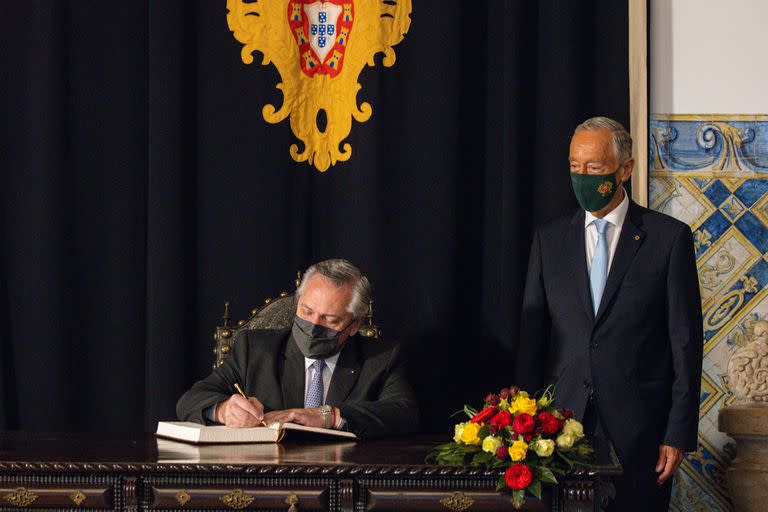 Alberto Fernández, en su visita al presidente de Portugal, Marcelo Rebelo de Sousa, al iniciar su gira europea