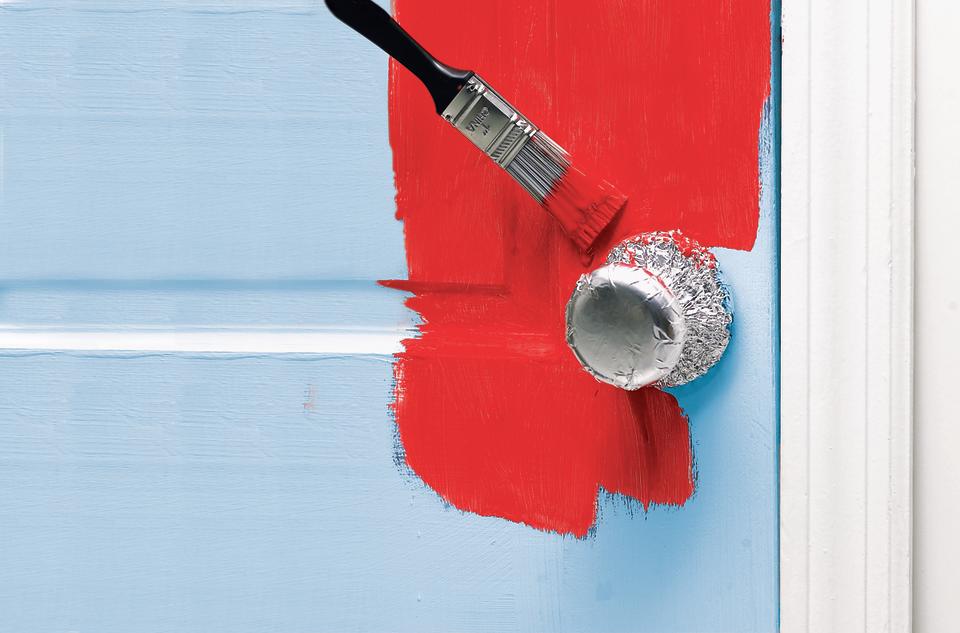 uses for aluminum foil: make painting a door easier