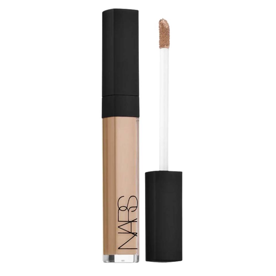 concealer tube with doe foot applicator