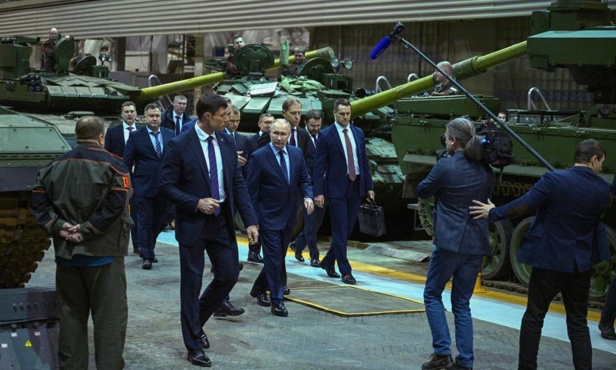 <span>Vladimir Putin during a visit to Uralvagonzavod in Nizhny Tagil on Thursday. The factory is the country’s largest producer of tanks.<br></span><span>Photograph: Ramil Sitdikov/Sputnik/Kremlin pool/EPA</span>
