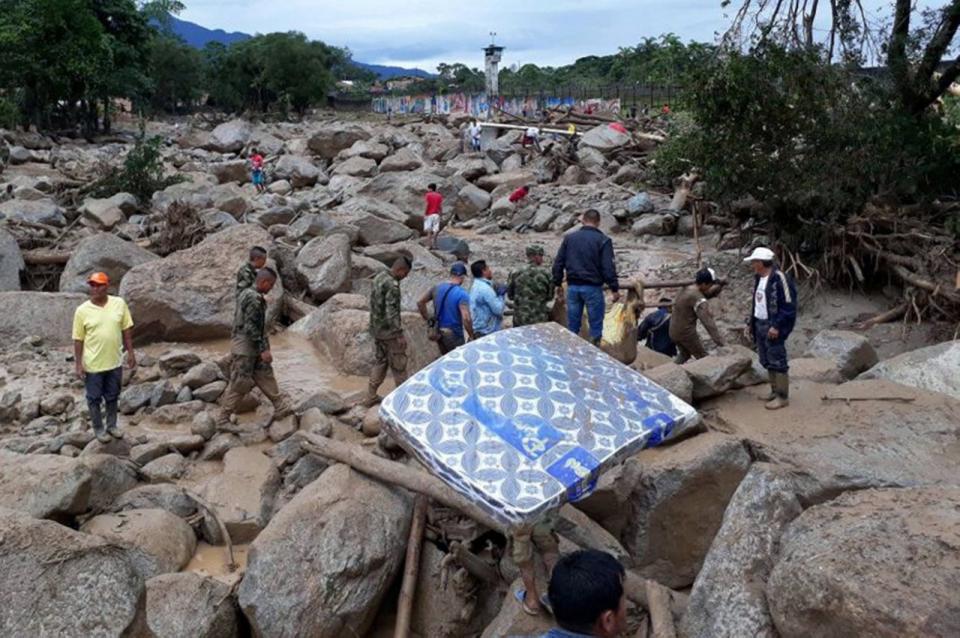 Colombia intensifica la búsqueda de víctimas por una avalancha