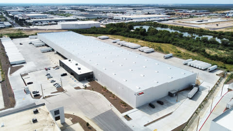 Ryder’s logistics warehouse is about 3 miles from the World Trade Bridge and includes 102 truck dock doors and parking spaces for 143 trailers. (Photo: Ryder)