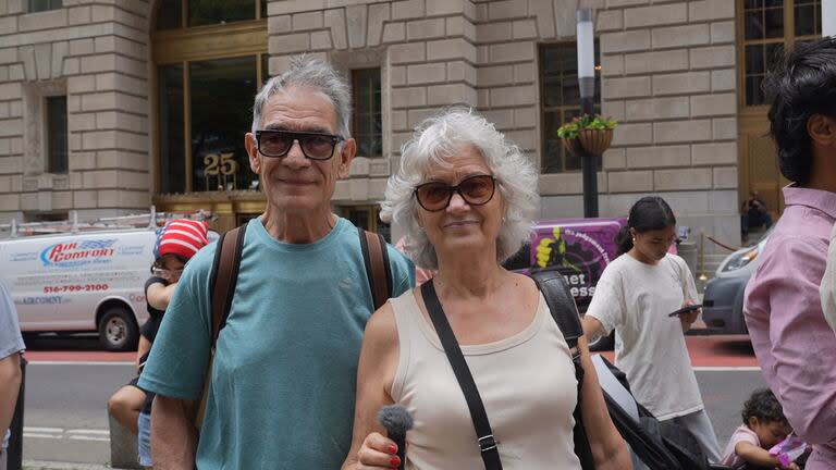 Silvia y Luis son de Firmat, Santa Fe; están de vacaciones armaron el viaje para seguir a la selección en Nueva York y Miami