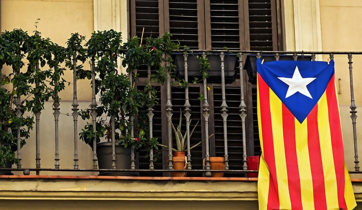 <a href="https://www.shutterstock.com/es/image-photo/catalonia-flag-support-independence-catalunya-during-1554012275" rel="nofollow noopener" target="_blank" data-ylk="slk:VladyslaV Travel photo/Shutterstock;elm:context_link;itc:0;sec:content-canvas" class="link ">VladyslaV Travel photo/Shutterstock</a>