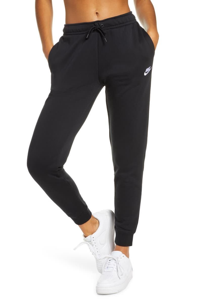 10) Nike Sportswear Essential Fleece Pants
