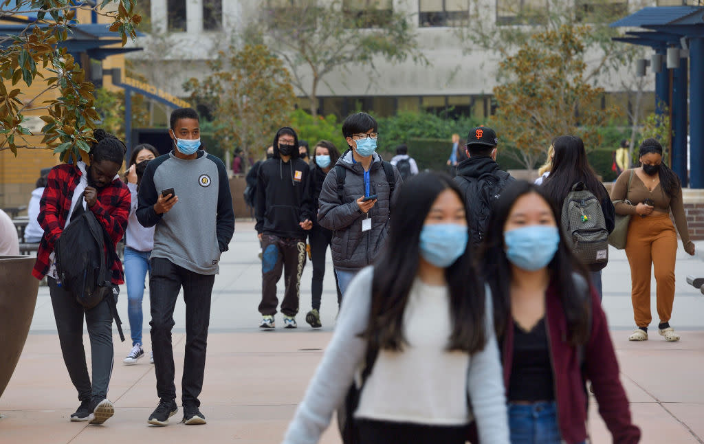 UCI Students return to campus