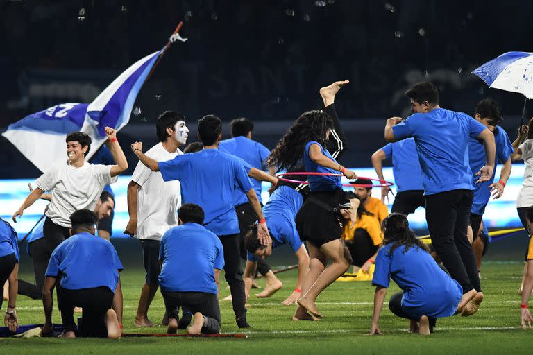 El show de la previa de la final tuvo el color de hinchas en el campo de juego