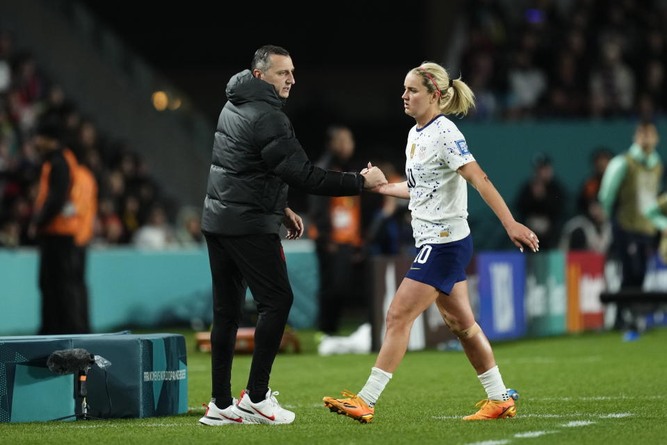 AUCKLAND, NOVA ZELÂNDIA - 01 DE AGOSTO: O técnico dos Estados Unidos, Vlatko Andonovski, é visto durante a partida de futebol do Grupo E da Copa do Mundo Feminina da FIFA entre Portugal e os Estados Unidos no Eden Park em Auckland, Nova Zelândia, em 01 de agosto de 2023. (Foto de Jose Agência Hernandez/Anadolu via Getty Images)