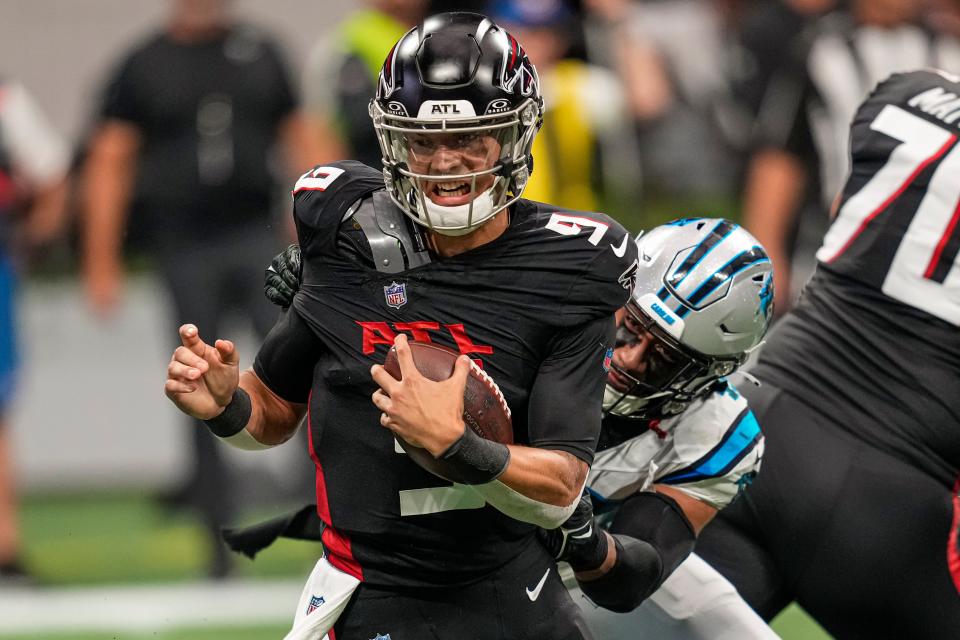 NFL Week 15 picks, predictions and odds weigh in on Sunday's football game between the Atlanta Falcons and Carolina Panthers.