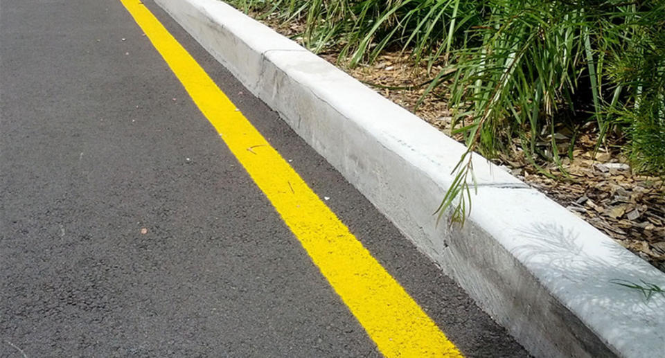 Yellow line next to kerb. Source: Sutherland Shire Council