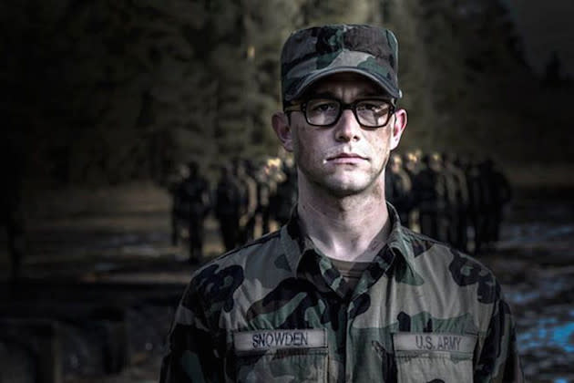 See The First Picture Of Joseph Gordon-Levitt As Edward Snowden In New Film