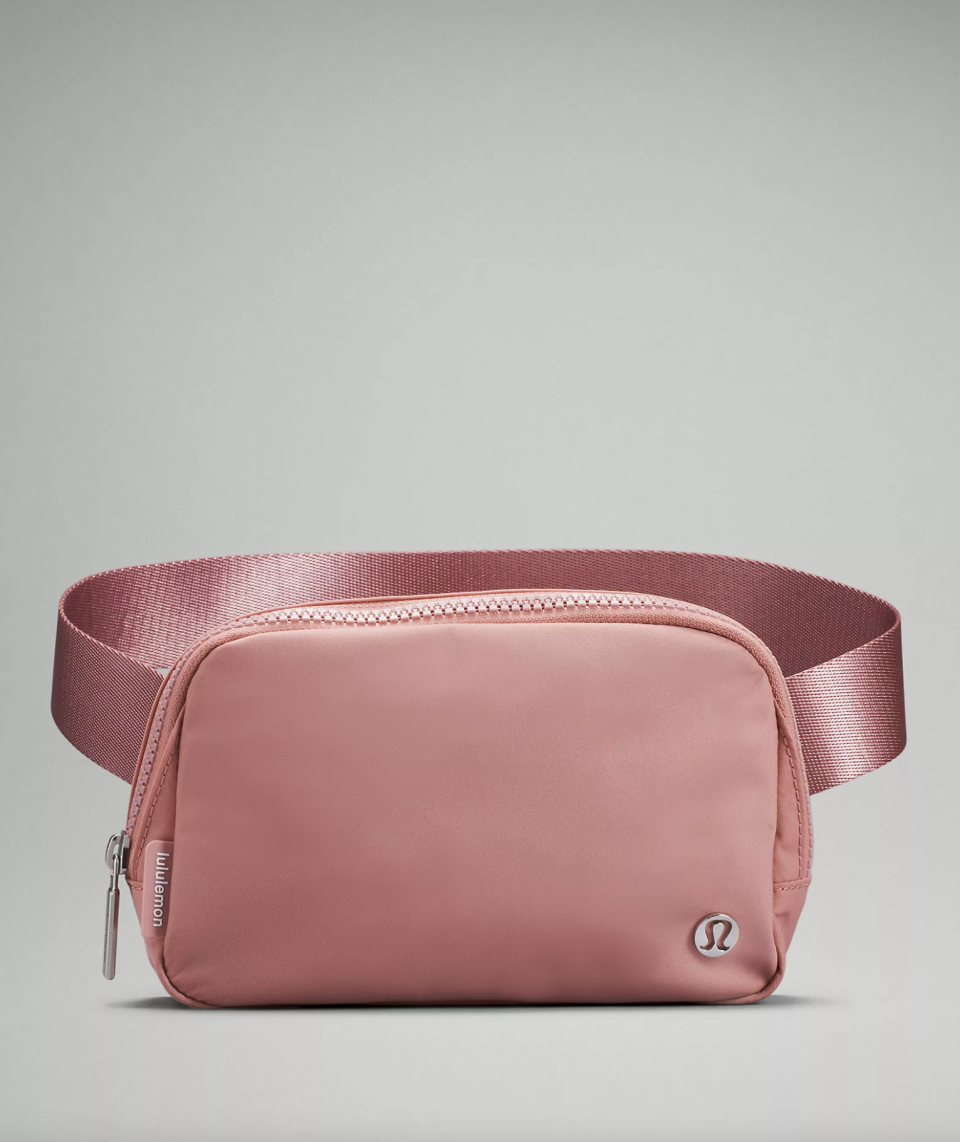 <p><a href="https://go.redirectingat.com?id=74968X1596630&url=https%3A%2F%2Fshop.lululemon.com%2Fp%2Fbags%2FEverywhere-Belt-Bag%2F_%2Fprod8900747&sref=https%3A%2F%2Fwww.countryliving.com%2Fshopping%2Fgifts%2Fg45825328%2Fgoogle-gift-guide-under-50-2023%2F" rel="nofollow noopener" target="_blank" data-ylk="slk:Shop Now;elm:context_link;itc:0;sec:content-canvas" class="link ">Shop Now</a></p><p>Everywhere Belt Bag</p><p>lululemon.com</p><p>$38.00</p><span class="copyright">Lululemon</span>