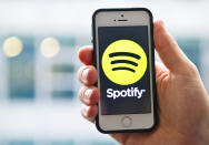 Musik über Smartphone oder Tablet? Der Dienst "Spotify" eignet sich ideal dazu, um seine Lieblingslieder immer und überall zu streamen. Das sahen auch zahlreiche Nutzer so, die die App fleißig heruntergeladen haben. "Spotify" landet auf Platz 9.