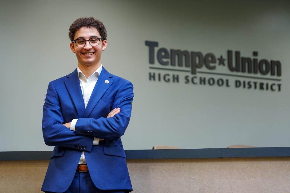 Armando Montero es el jefe de la Junta Escolar del Distrito Escolar Tempe Union High School.