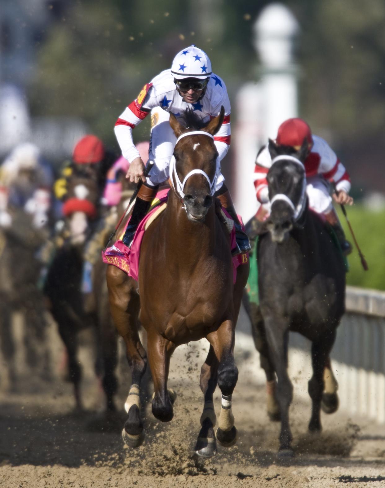 Big Brown, with Kent Desormeaux aboard, wins the 2008 Kentucky Derby.