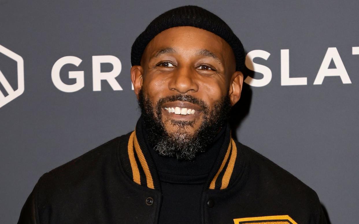 Stephen "tWitch" Boss wurde unter anderem durch Auftritte in der "Ellen DeGeneres Show" und dem Kinofilm "Magic Mike XXL" bekannt. Der dreifache Familienvater starb am Dienstag im Alter von 40 Jahren. (Bild: 2022 Getty Images/Kevin Winter)