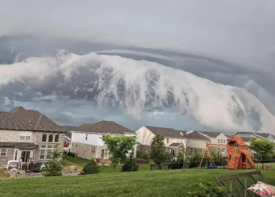 Clouds shaped like a giant tidal wave