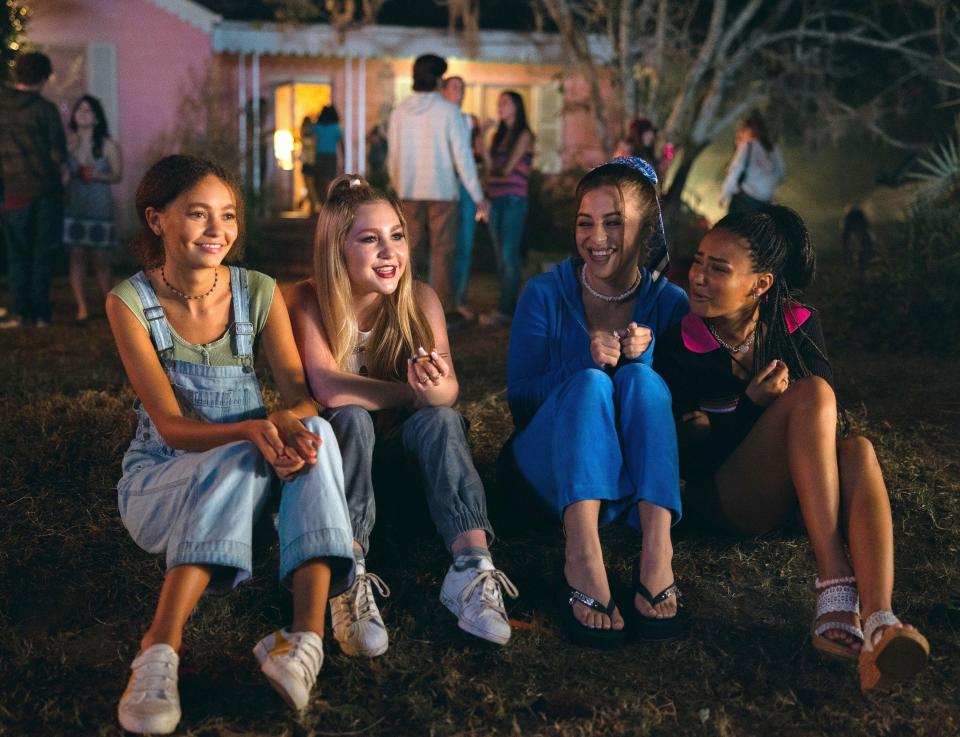 Nico Parker, Ella Anderson, Ariel Martin, Daniella Taylor star in 2024's Suncoast. (Searchlight Pictures/Alamy)