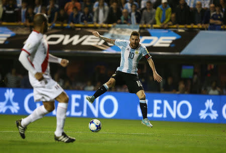Soccer Football - 2018 World Cup Qualifications - South America - Argentina v Peru - La Bombonera stadium, Buenos Aires, Argentina - October 5, 2017. Lionel Messi of Argentina in action. REUTERS/Agustin Marcarian