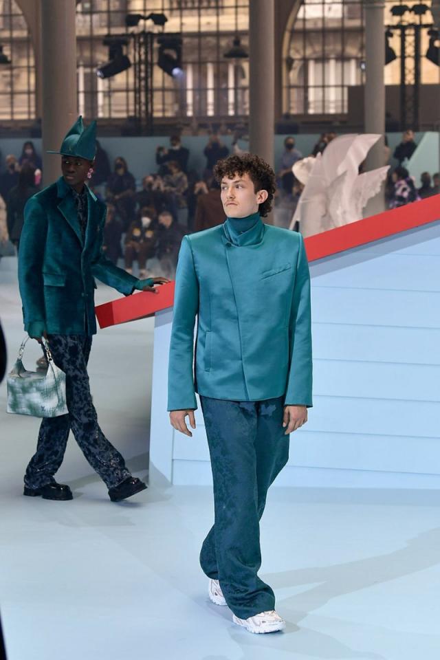 Louis Vuitton, Jackets & Coats, Virgil Abloh By Louis Vuitton Fox Tie Dye  Fur Winter 222 Mens Wear Collection