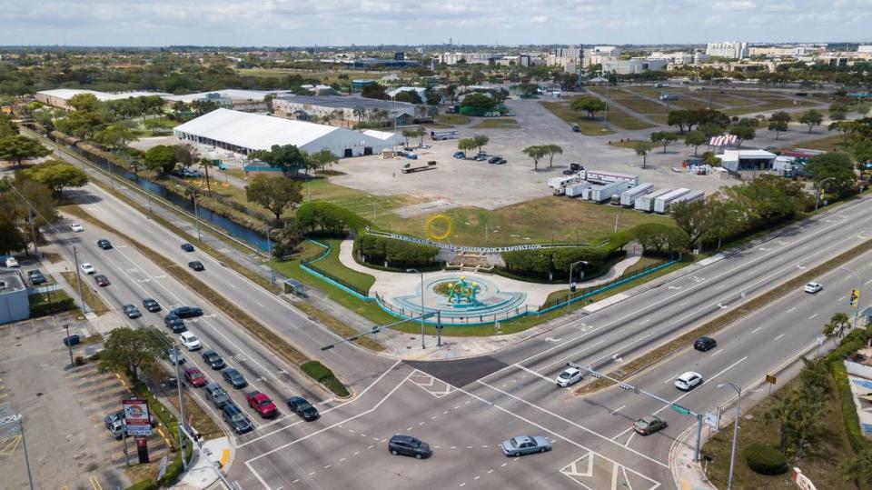 Construction crews assemble a 250-bed field hospital at Miami-DadeÕs fairgrounds in Westchester, Florida on Tuesday, March 24, 2020. The hospital is being built in preparation for a surge of coronavirus cases.