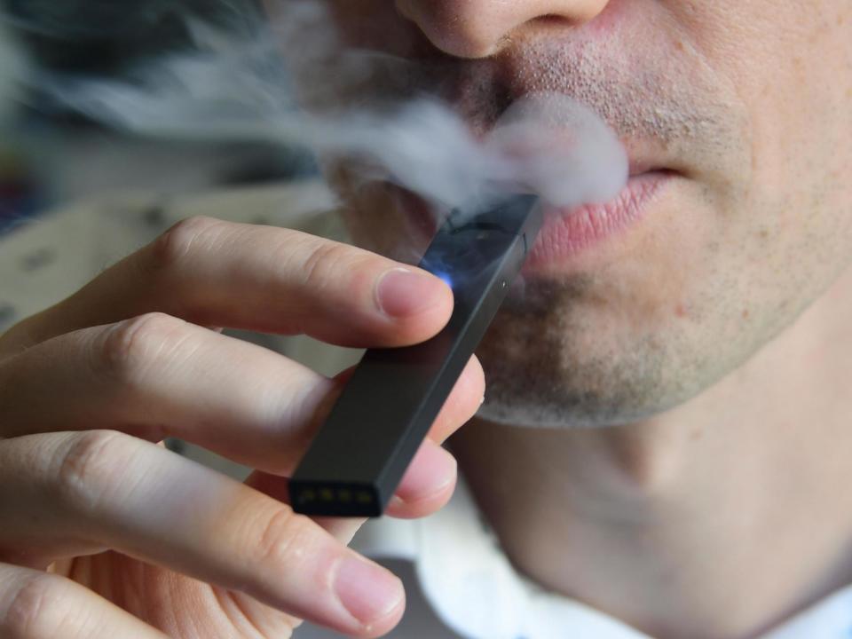 First fatality reported as mystery vaping illness confounds experts: AFP/Getty