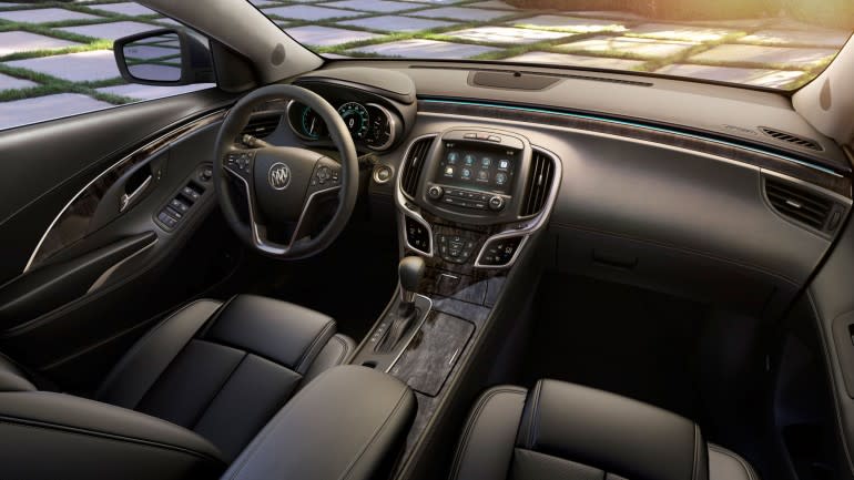 2015-Buick-LaCrosse-011