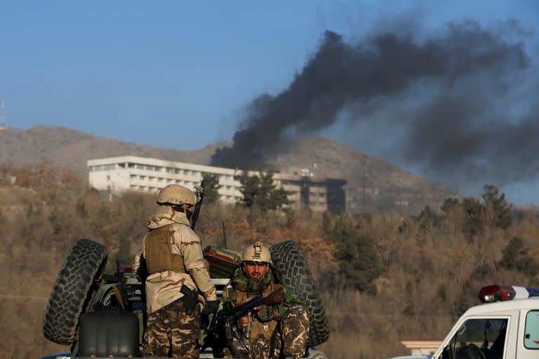 Al menos 18 muertos en ataque a hotel de Kabul reivindicado por talibanes