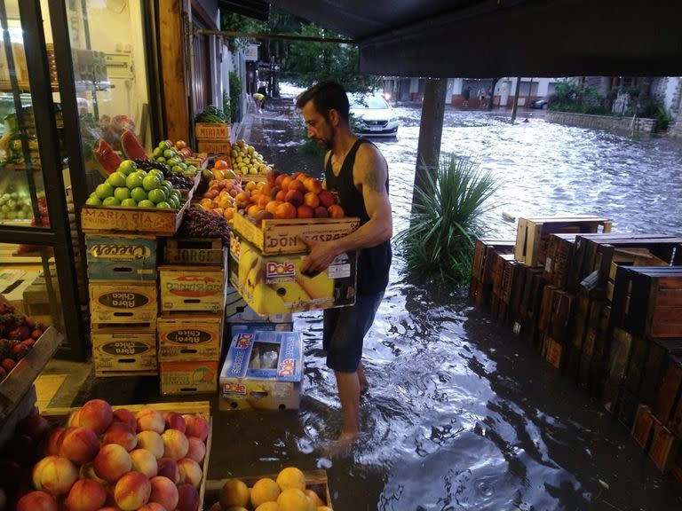 Calles inundadas en Mar del Plata